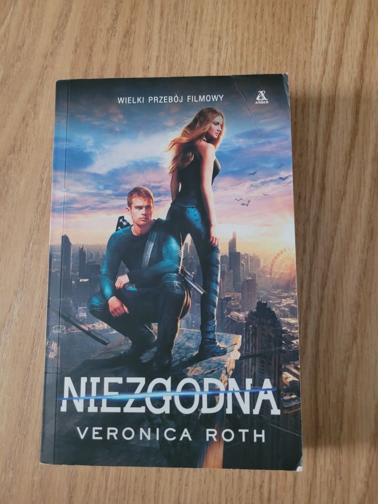 Niezgodna - Veronica Roth