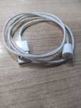 Kabel do ładowania smartwatcha 5mm średnicy między blaszkami.