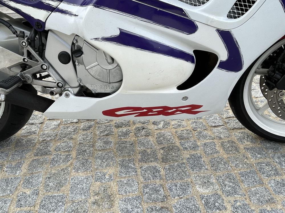 Honda CBR 600 em bom estado