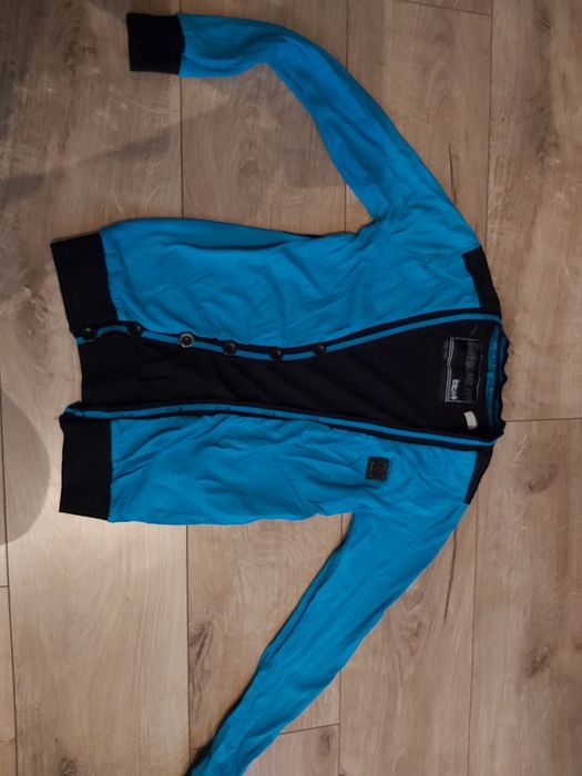 Błękitno-czarna rozpinana bluzka z długim rękawem na 7/8 lat