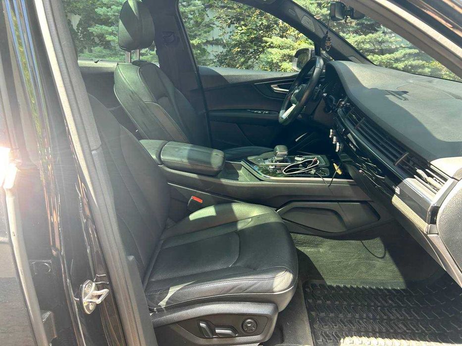 Audi q7 premium plus 2017 год 3.0 tfsi quattro камеры 360 7 мест