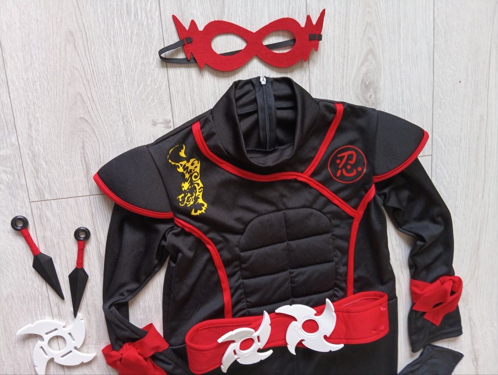 Strój karnawałowy ninja wojownik 122/128 czarno-czerwony jak nowy.