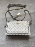 Listonoszka guess