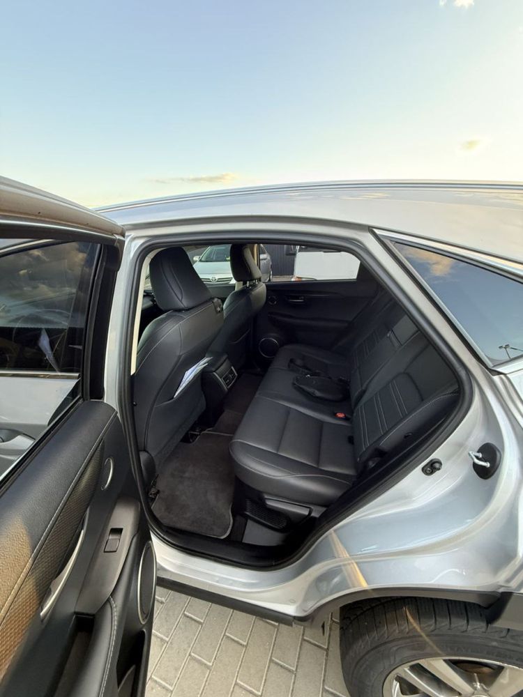 Lexus NX 200 turbo 2015 рік