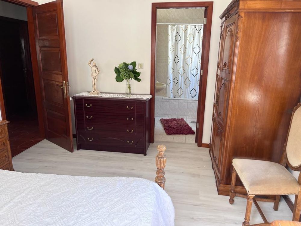 Alugo Quarto Suite em Moradia privada centro Vila Nova de Gaia