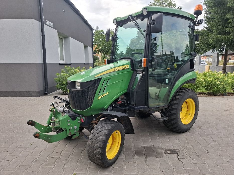John Deere 2026R  zima ogrodniczy komunalny ciągnik sadowniczy traktor