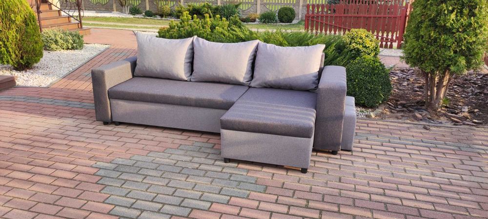 Kanapa GRAND z pufami. Kanapa z pufami