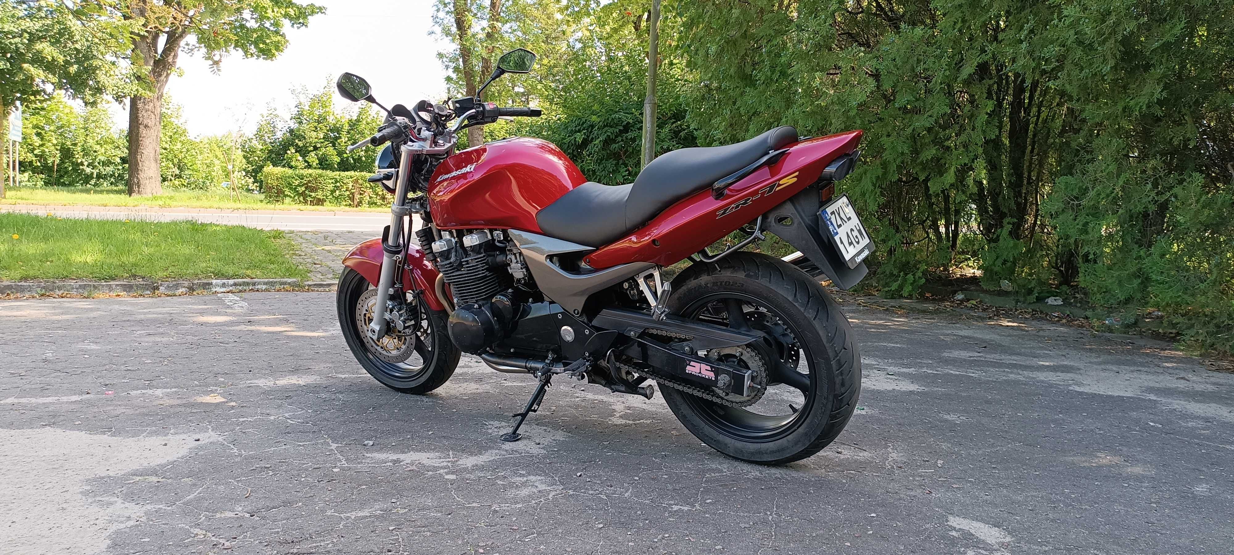 Kawasaki ZR7 2004r 750 licznik LCD wydech Scorpion bandit