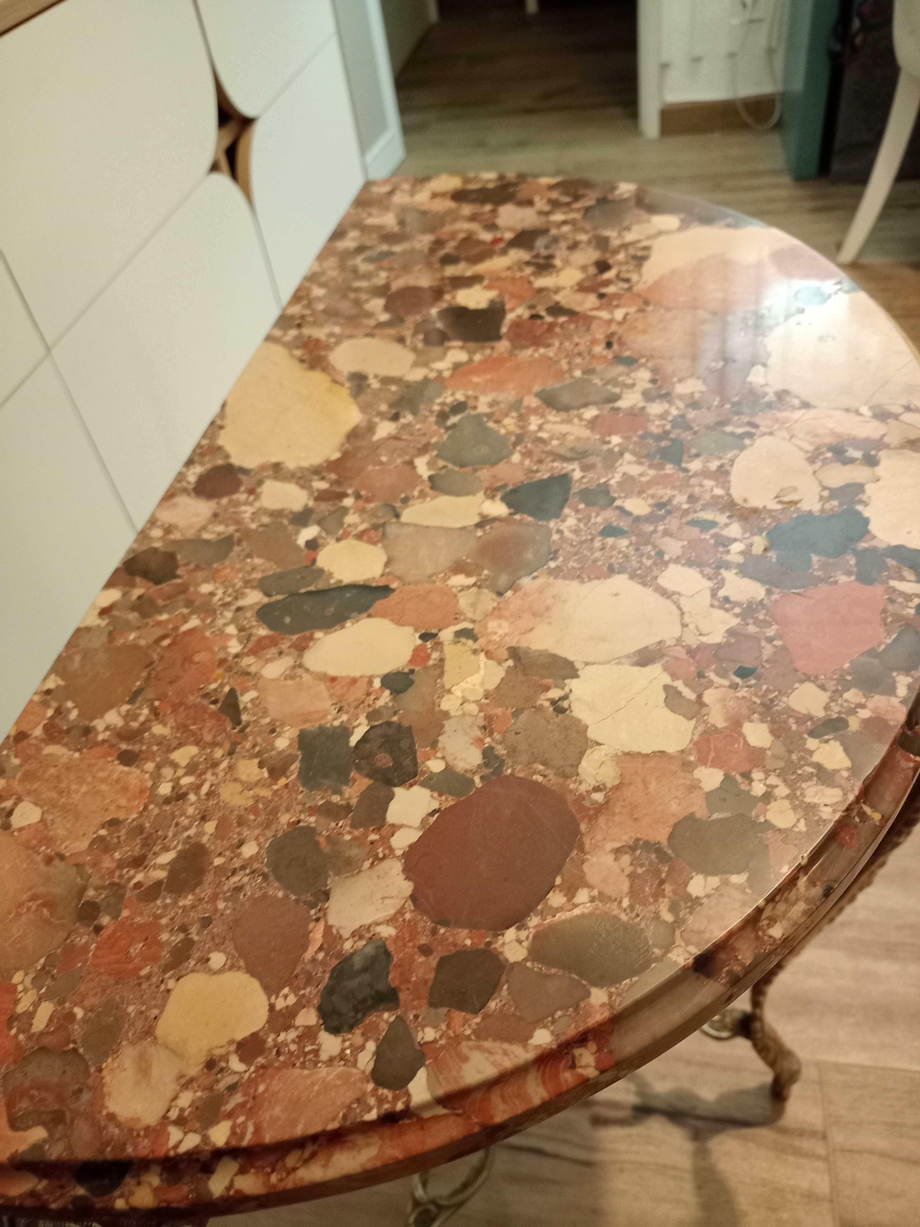 Mesa,tampo Brecha da Arrábida biselada,base latão.LER DESCRIÇÃO TOTAL!