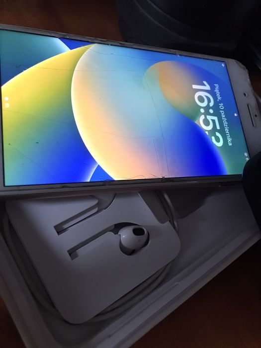 sprzedam iPhone 8 plus