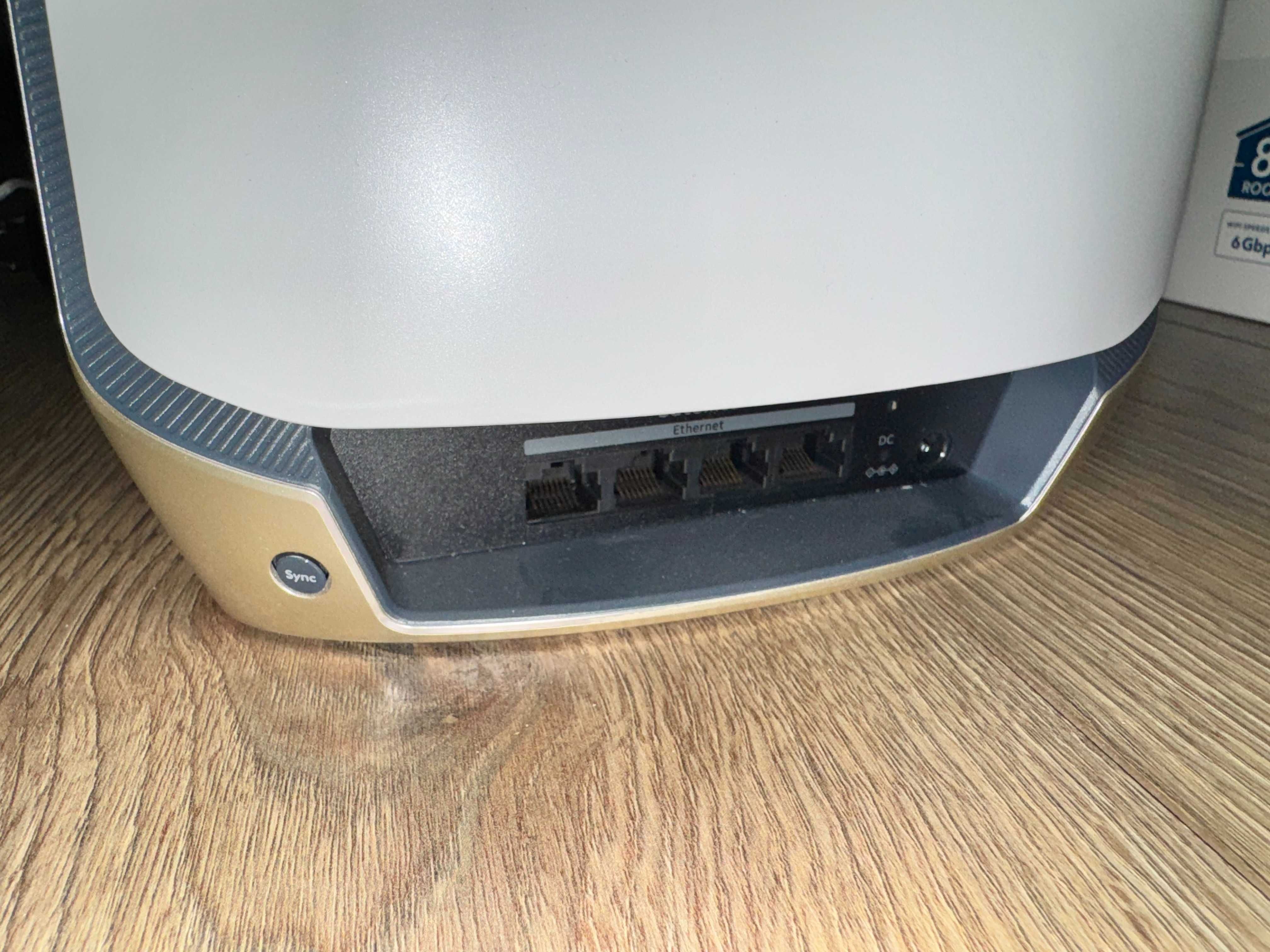 NETGEAR Orbi WiFi 6 Mesh WLAN RBK863 router z 2 satelitami do 600 m²