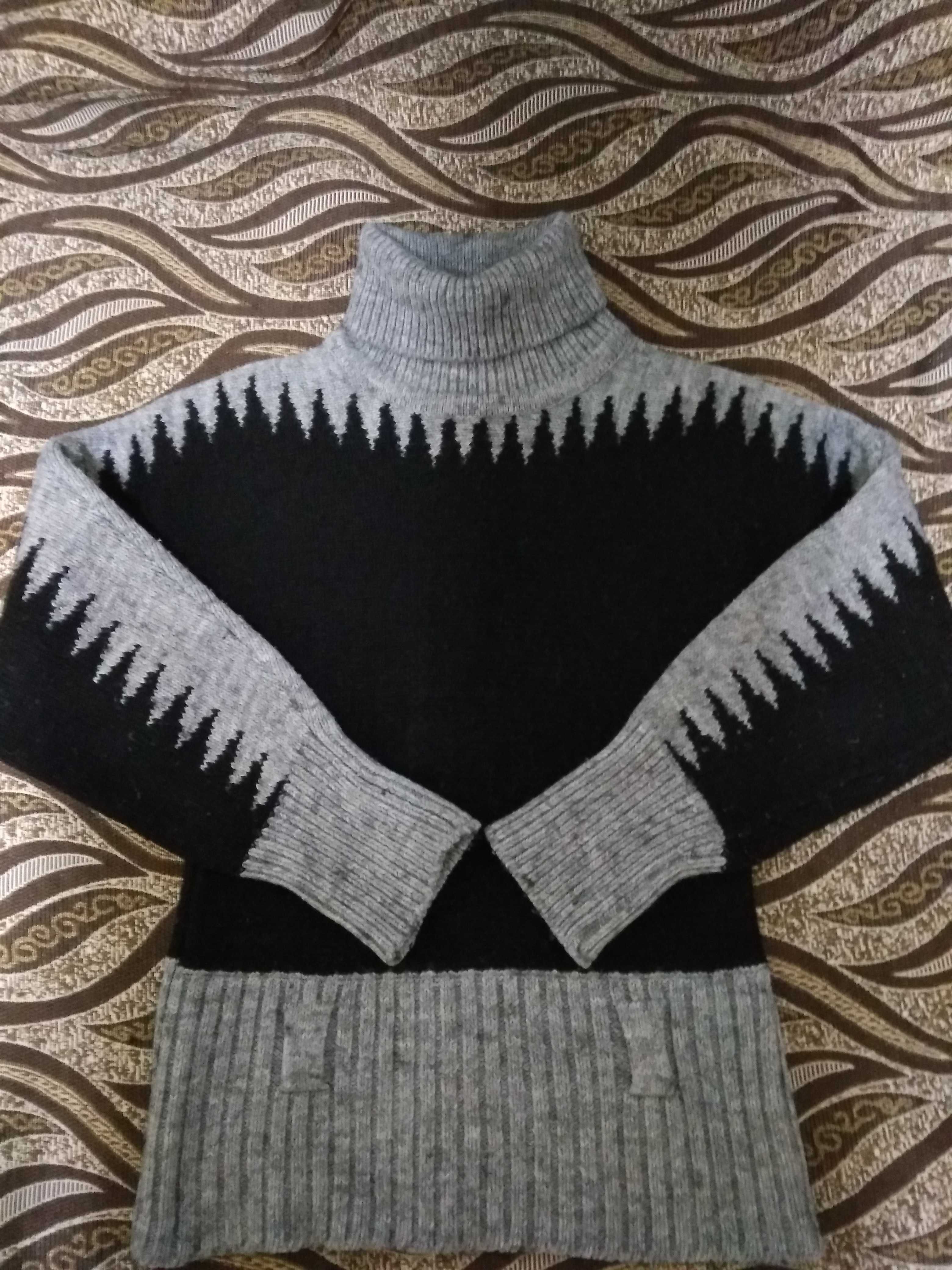 Теплый свитер,  туника, свитшот р. 134-140-146