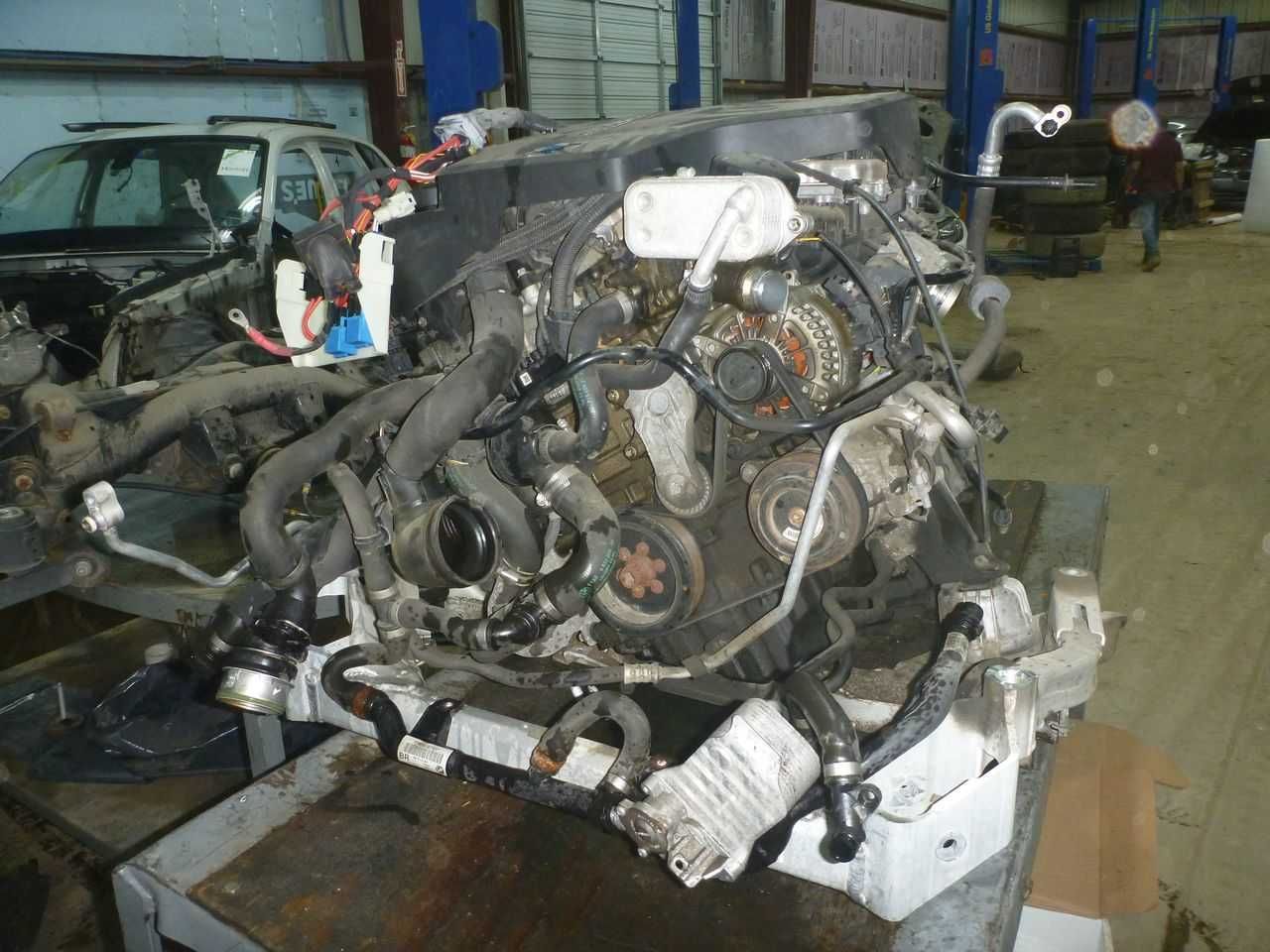 Разборка БМВ Х1 Е84 ШРОТ США. Запчасти б/у BMW X1 E84 2009-2015 USA