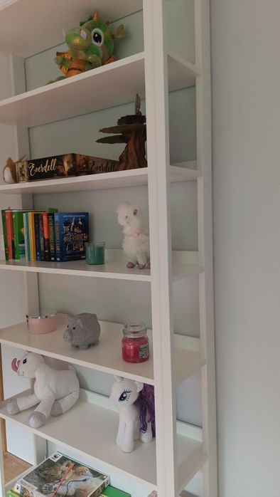 Biały zestaw mebli młodzieżowych