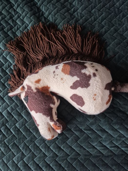 Hobby horse srokaty brązowy koń na kiju A4