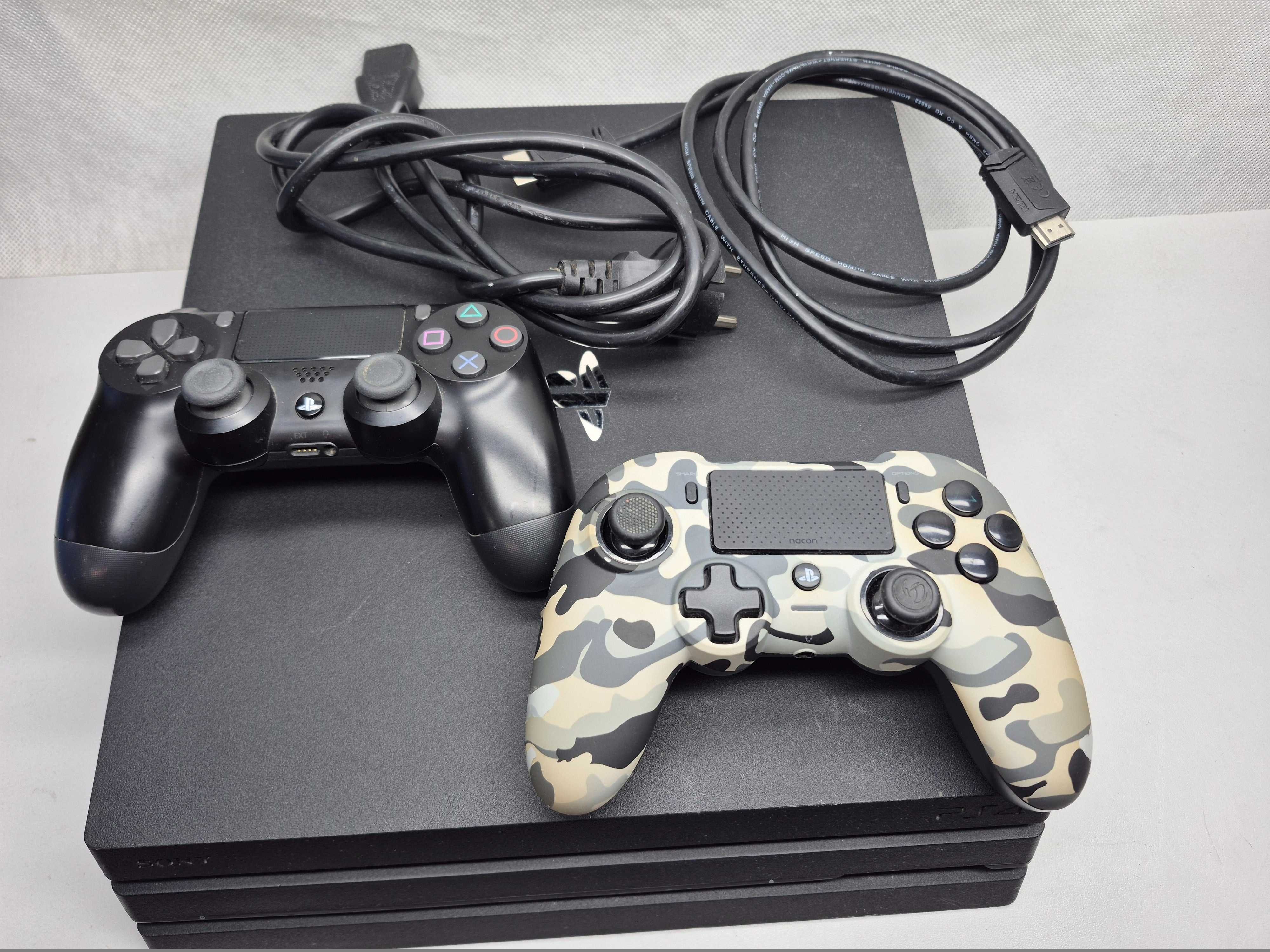 Konsola Playstation 4 Pro 2 pady 1 TB; Madej S.C. Igielna Jasło