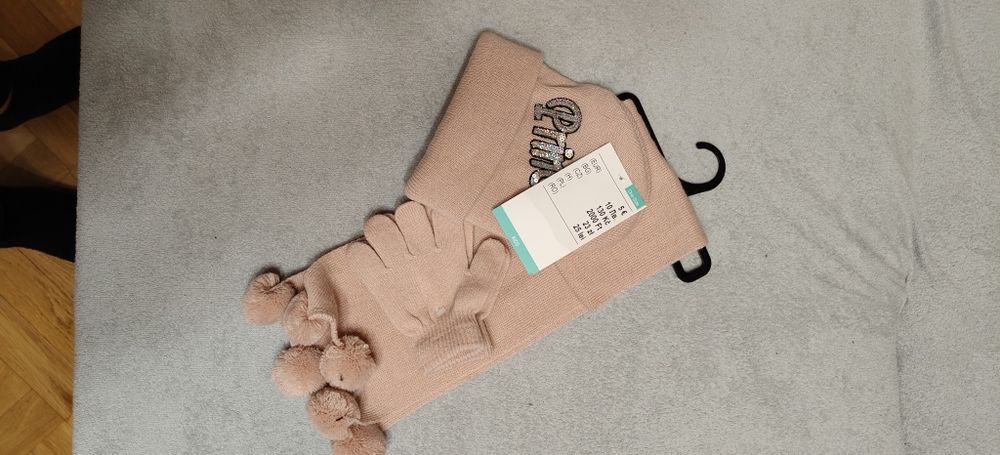 Komplet dziewczęcy czapka, szalik, rękawiczki