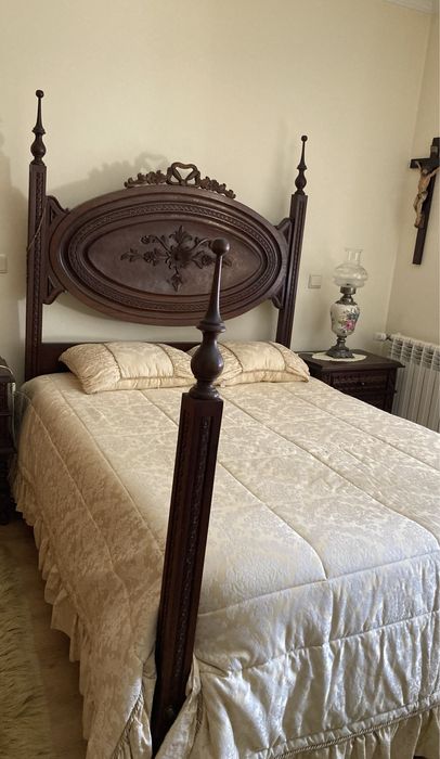 Vendo quarto de casal estilo antigo