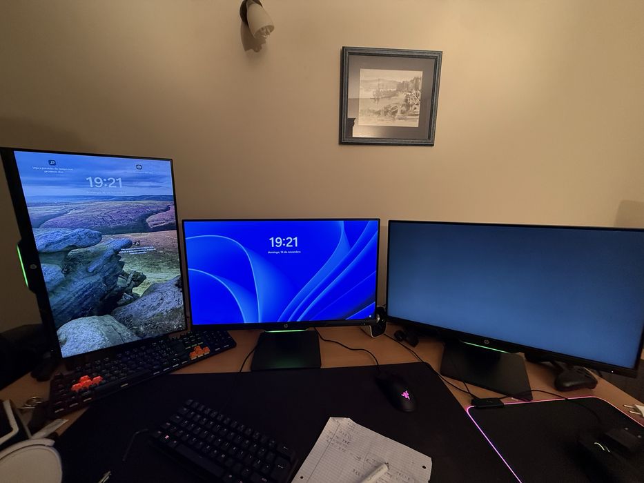 3 monitores HP Pavilion 25X 144hz 1ms 24,5’’