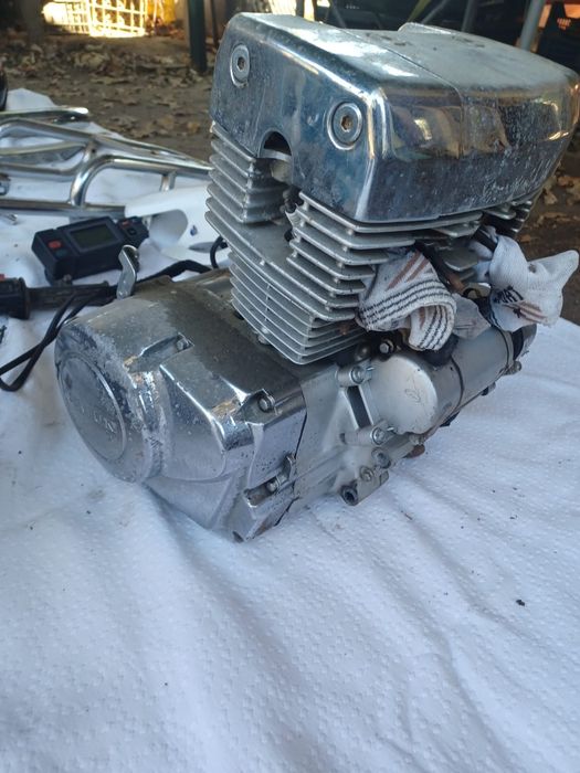 Várias peças de motas