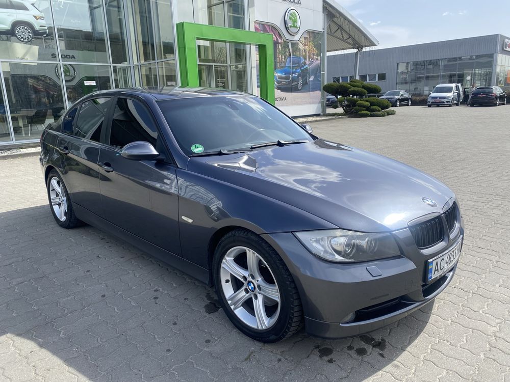 Продається BMW 318i E90 2.0 бензин в ідеальному стані