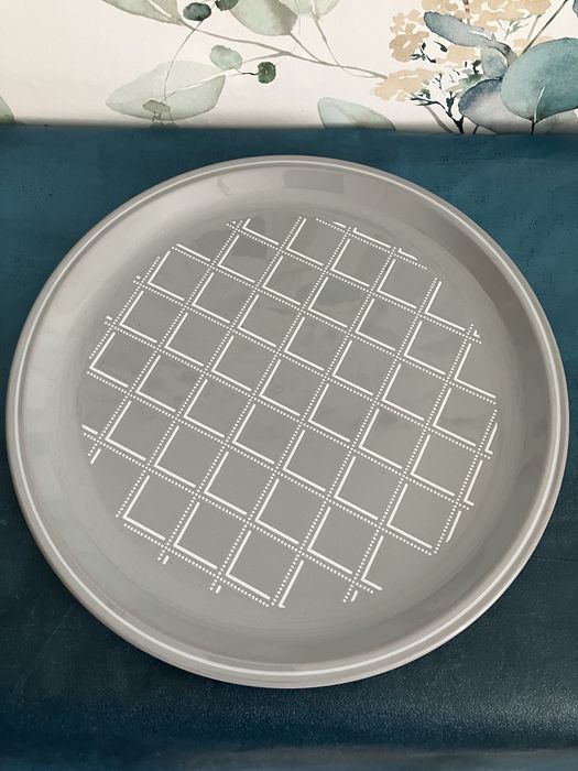 Talerze porcelanowe plaskie szaro-bialy wzor sred.26 cm  kpl