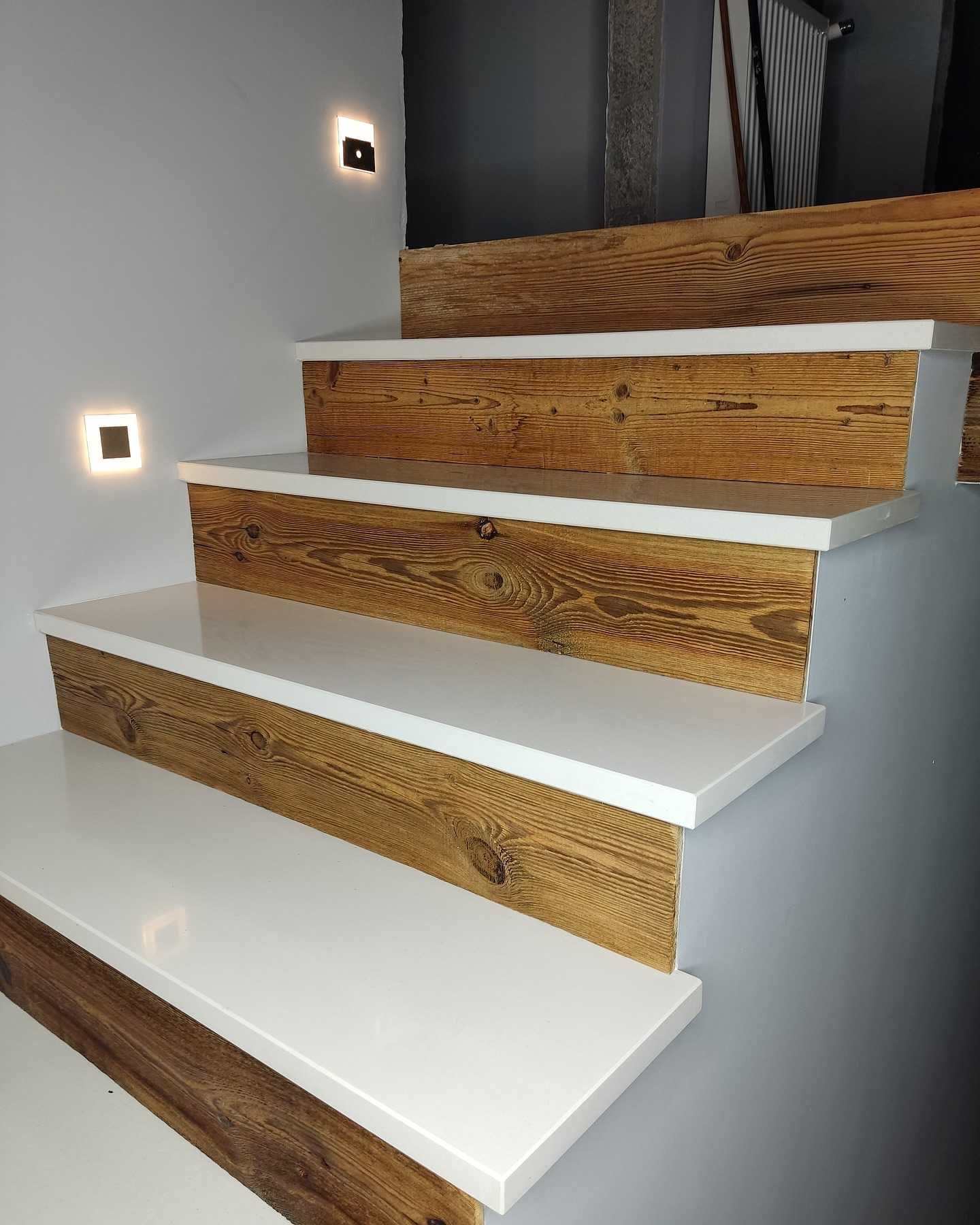 drewniane lamele stare deski drewno ścianka dekoracyjna sufit loft