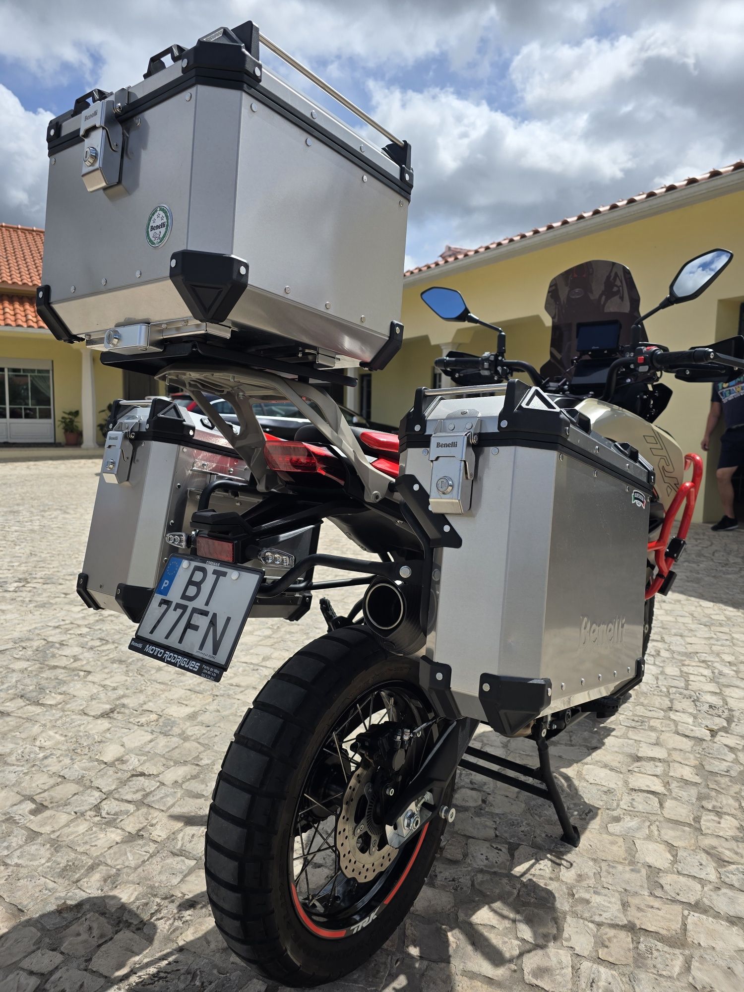 Benelli TRK 702X