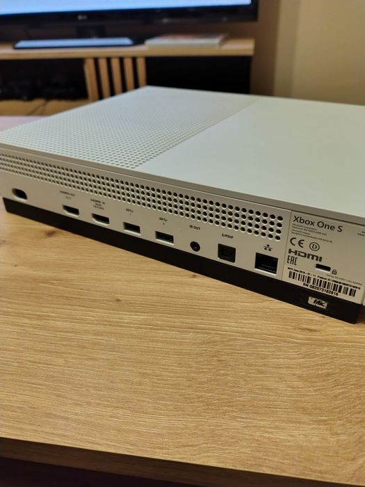 Konsola Xbox One S -Dysk 1 TB/pad