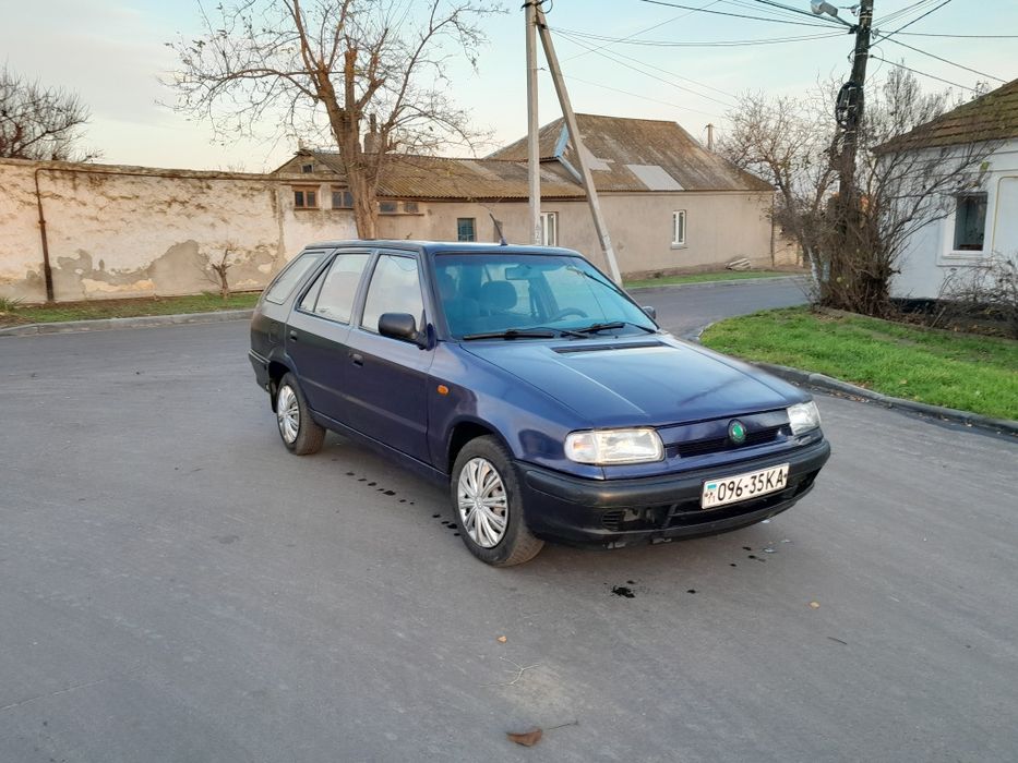 Продам авто шкода FELICIA на идеальном ходу 1,6