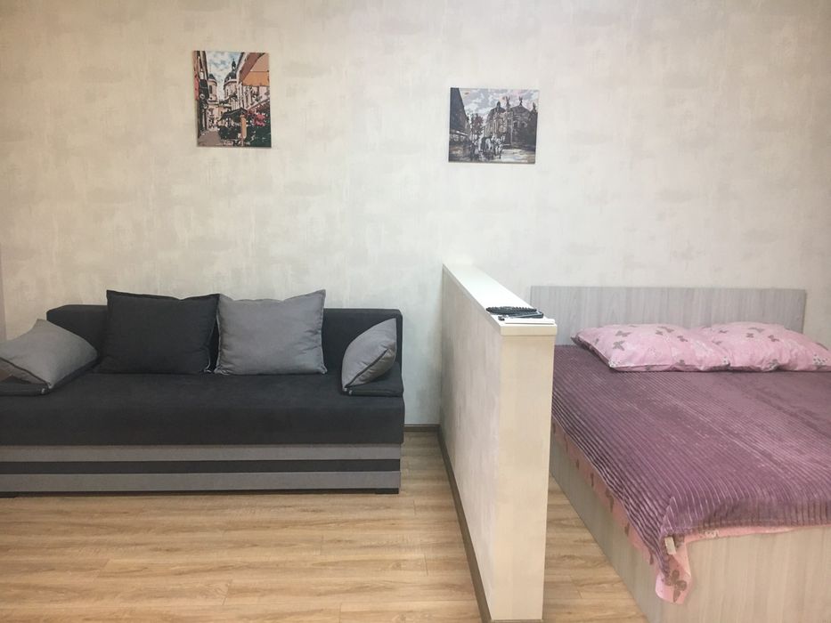 Нова квартира у самому центрі. Автономне опалення, паркінг.