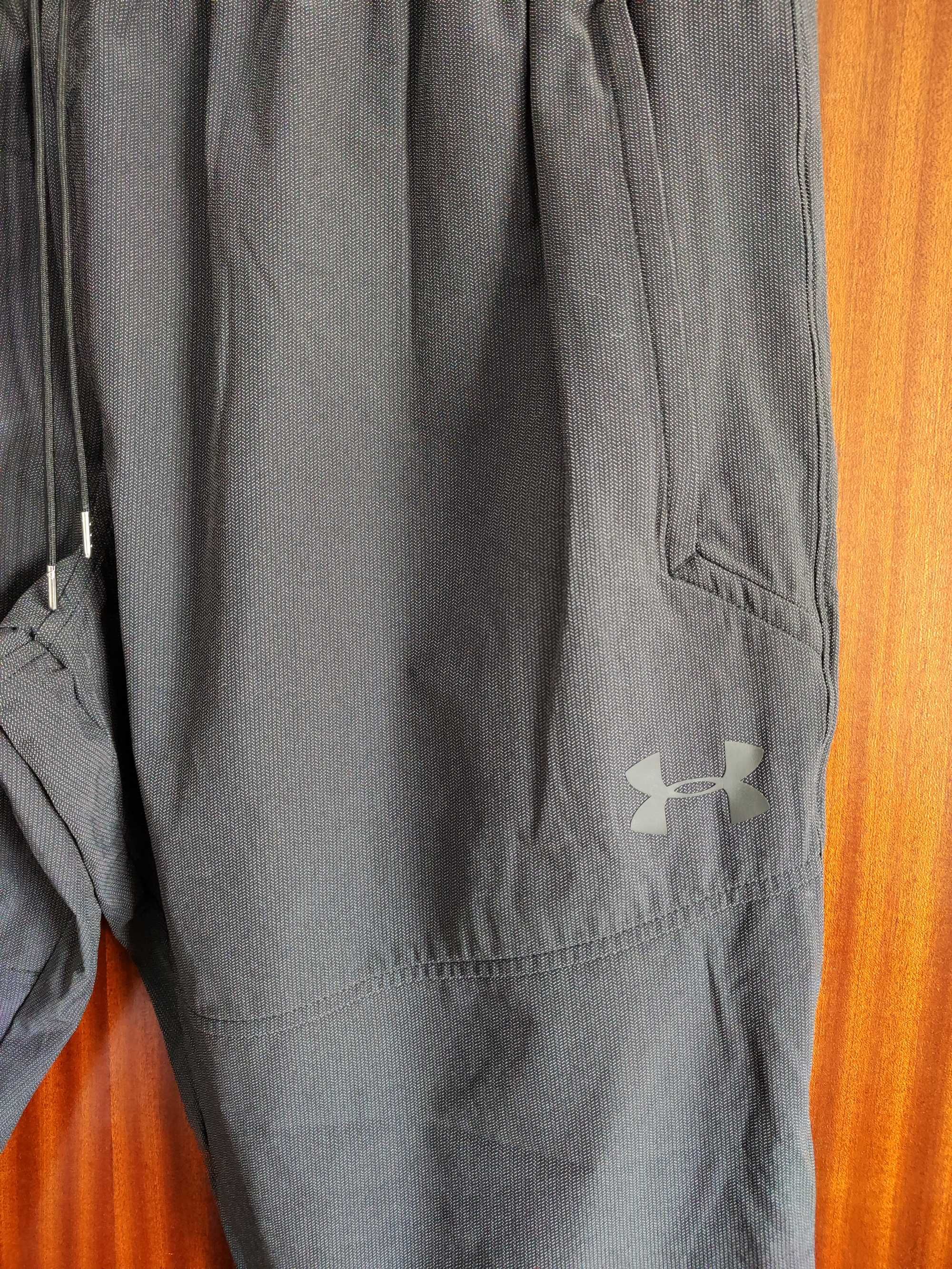 Calças Under Armour (XL)