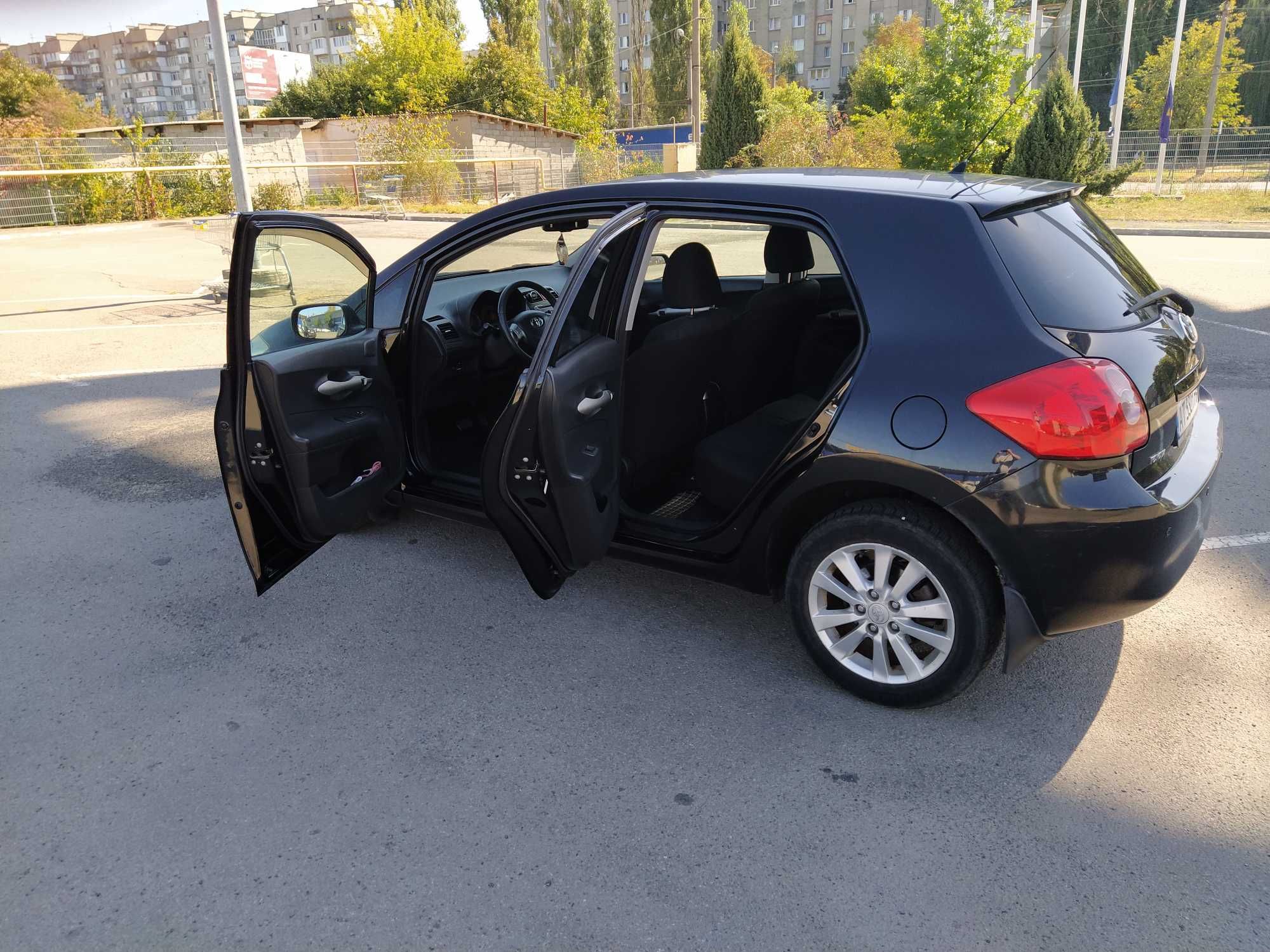 Автомобіль Toyota auris 2008