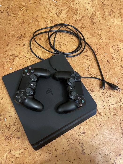Продам PS4 slim 500гб