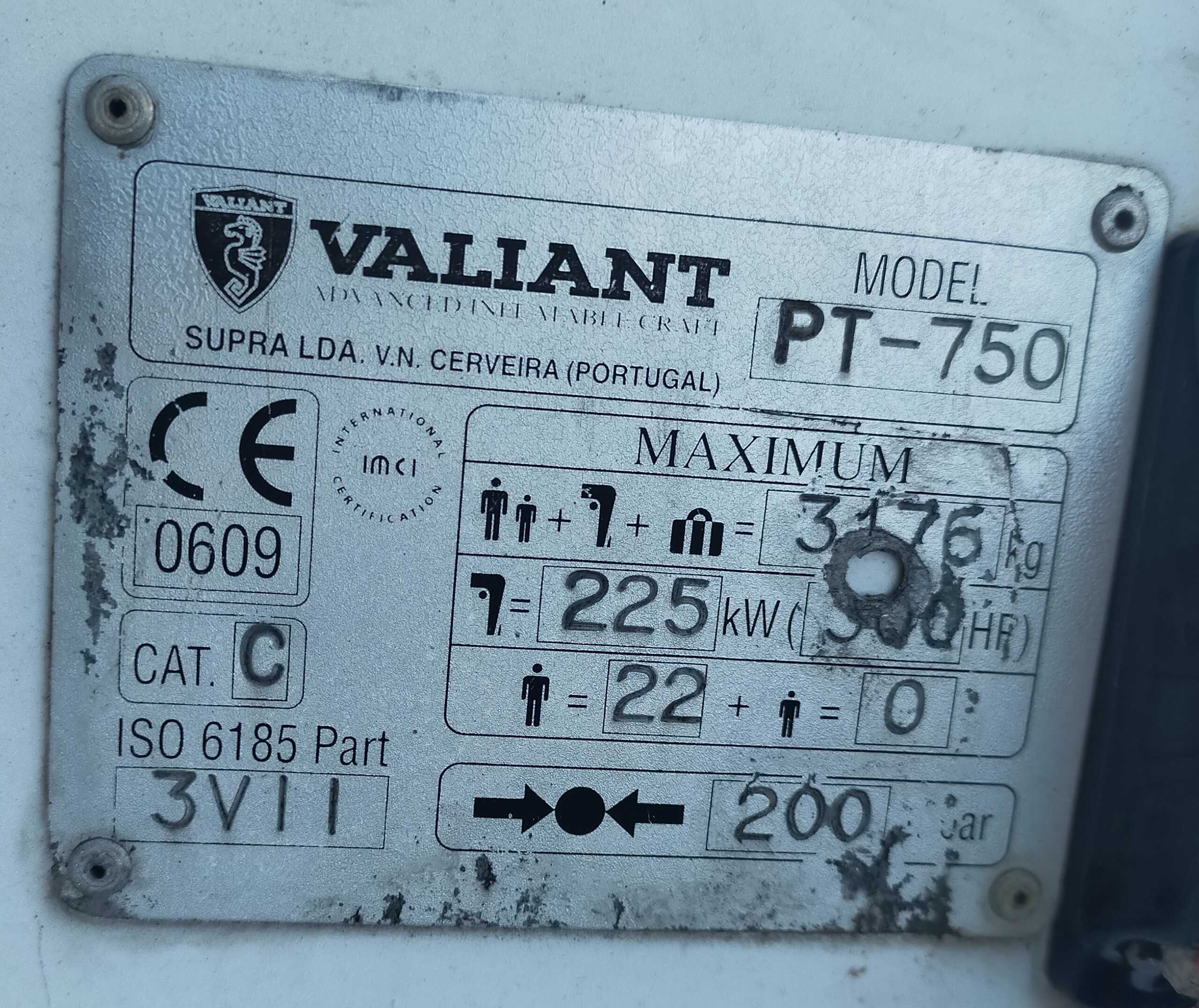 Rieb ponton Valiant PT-750