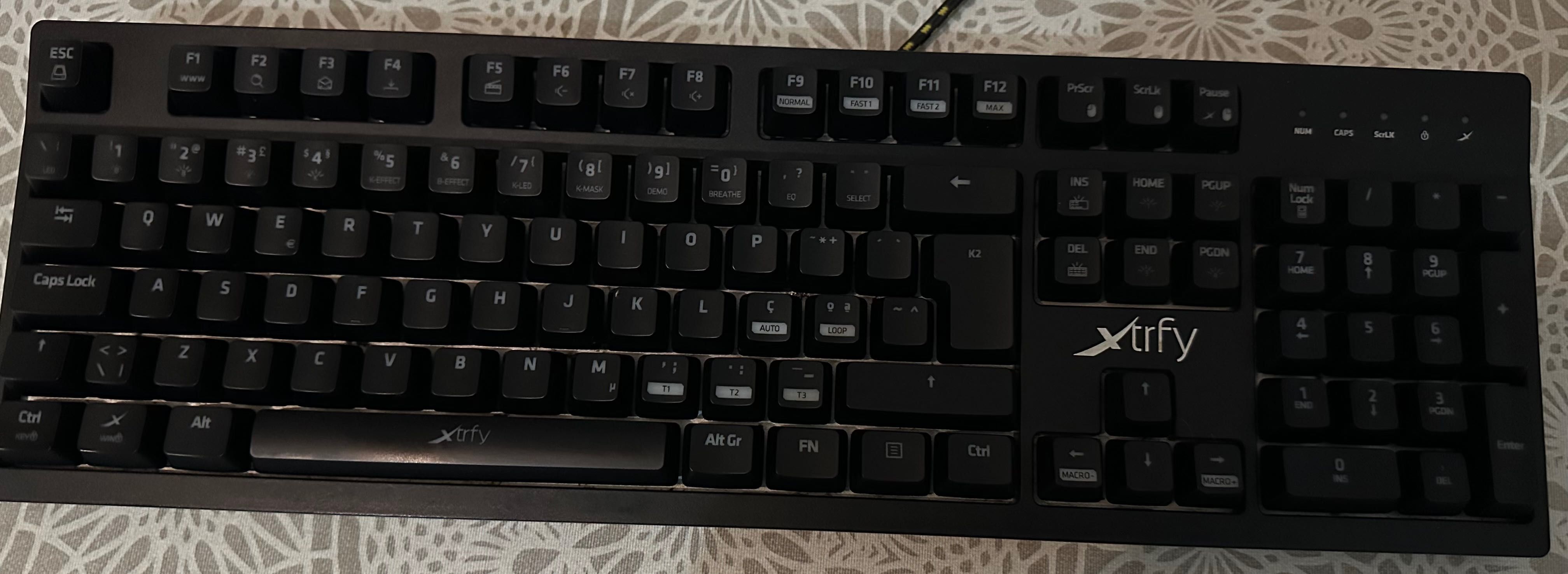 Xtrfy - Teclado K2 RGB Gaming - Mecânico (PT)
