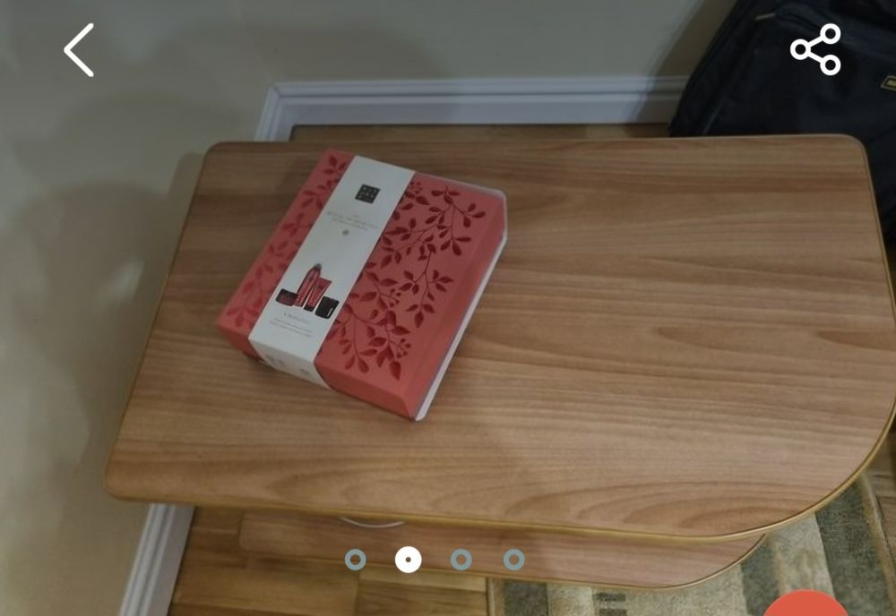 Меблі ,шафа ,стіл ,дзеркло