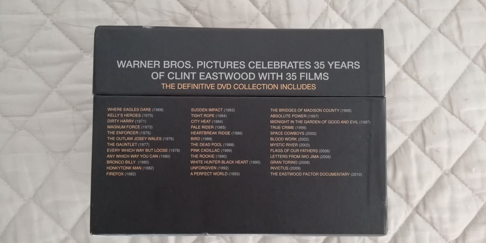 Pack com 35 filmes de Clint Eastwood em dvd (portes grátis)