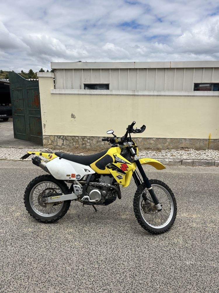 DRZ-400E.