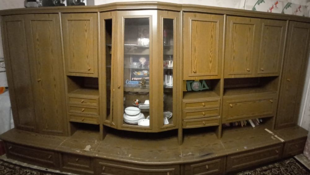 Меблевий гарнітур 1990 року