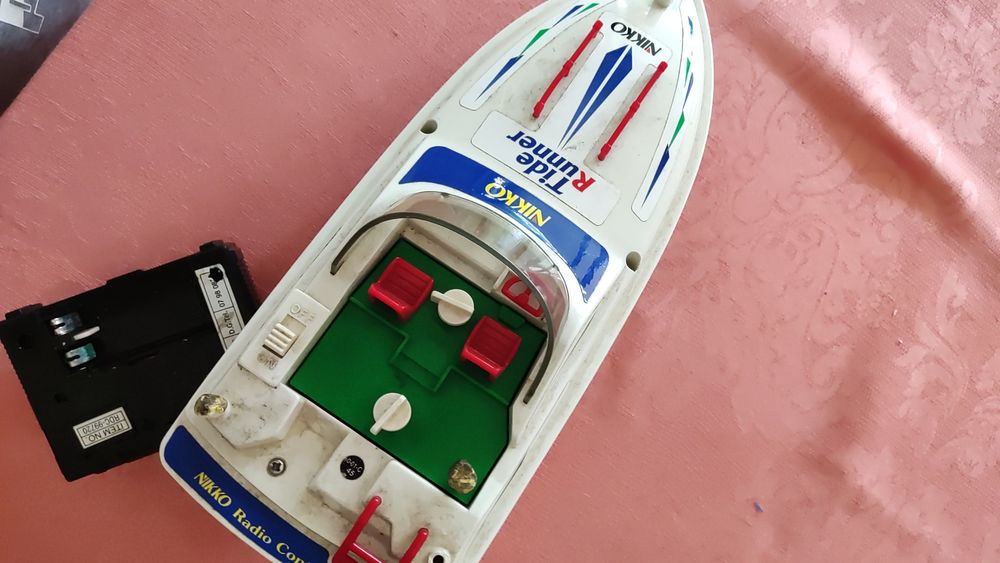 Barco telecomandado vintage Niko tide runner