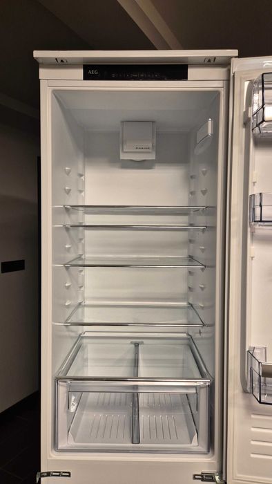 Lodówka do zabudowy AEG SCB819F8FS. Środek praktycznie nowy.