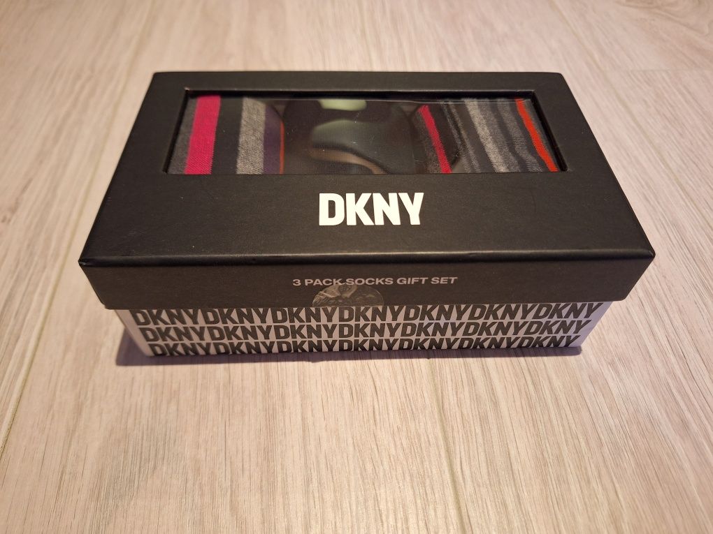Nowe Skarpety DKNY