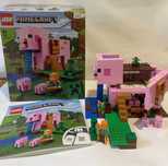 Конструктор LEGO Minecraft Будинок-свиня 490 деталей
