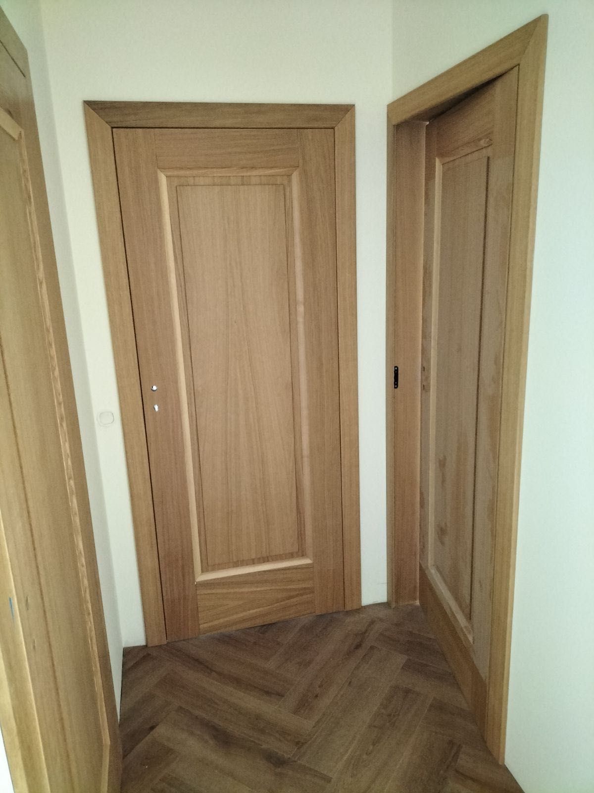 Drzwi wewnętrzne drewniane dębowe