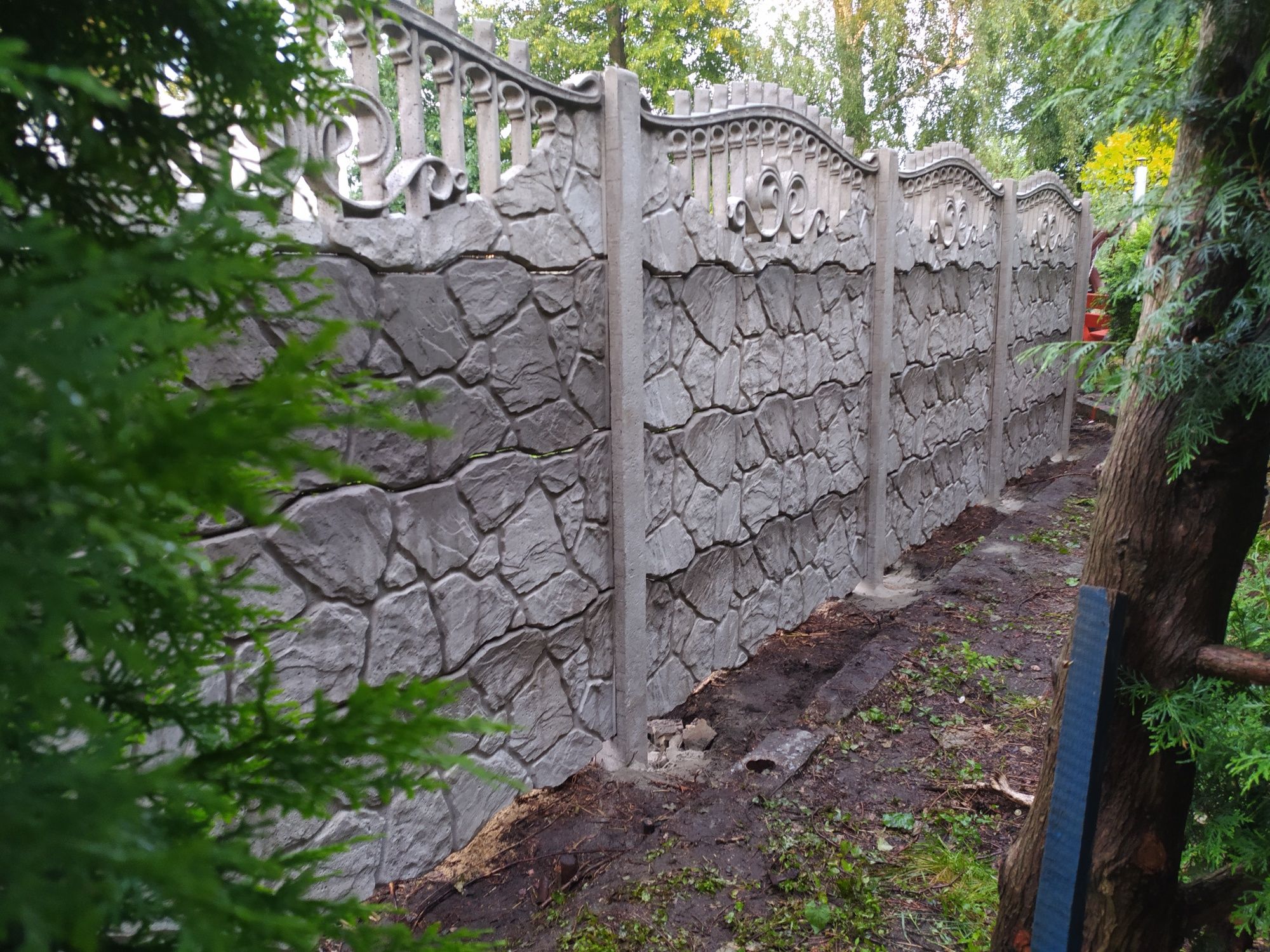 Sprzedaż montaż ogrodzeń betonowych i panelowych 230zl na wysokości 2m