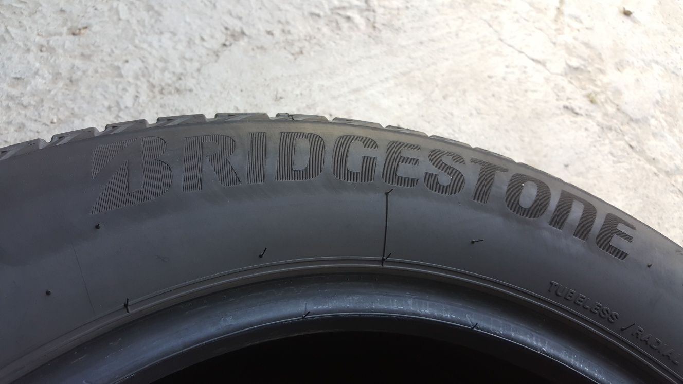 235/55 R17 BRIDGESTONE 2шт шины летние 2020год