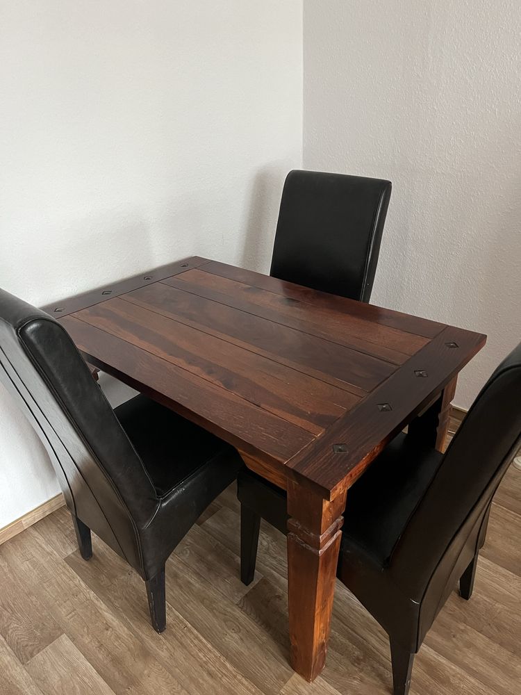 Stół drewniany z palisandru