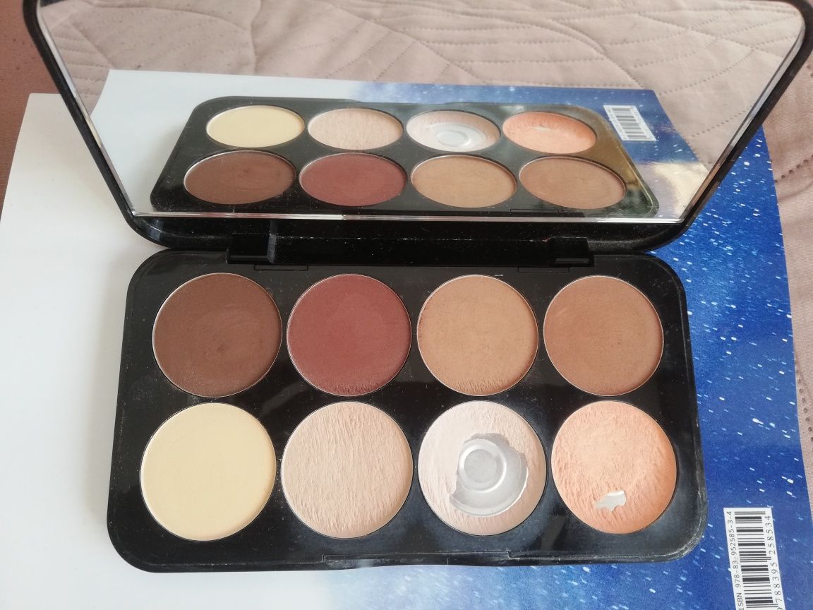 Douglas Palette paleta do konturowania z lusterkiem