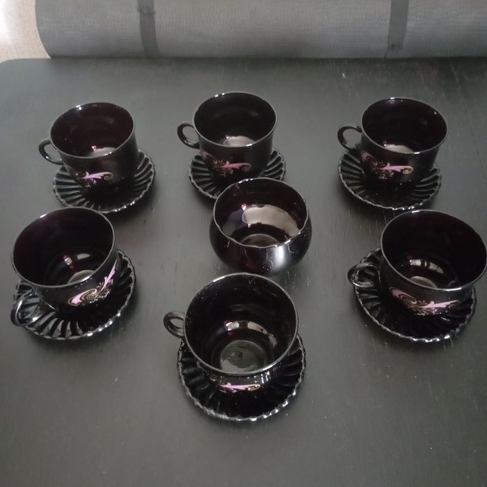 Скляний темний сервіз